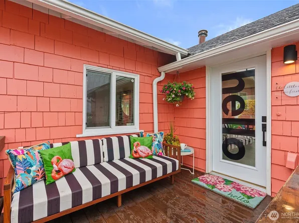 106 First Street E, South Bend, WA 98586