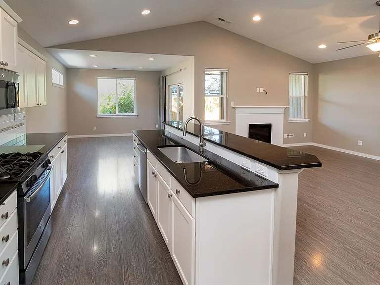 21142 Azalia Ave — Photo 8