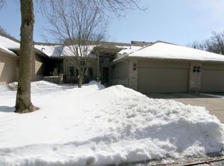 8918 Hunters Way, Apple Valley, MN 55124