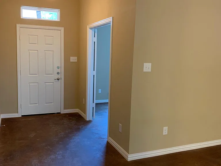 1901 Clear Creek Dr — Photo 5