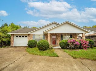 106 Post Oak Dr, Hattiesburg, MS 39402