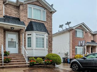 18 Bellavista Ct, Staten Island, NY 10305