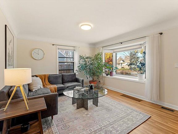 5th image of 5525 Nokomis Ave