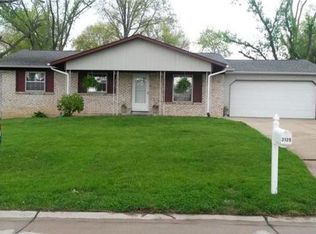 3129 Stonehenge Dr, Saint Charles, MO 63303