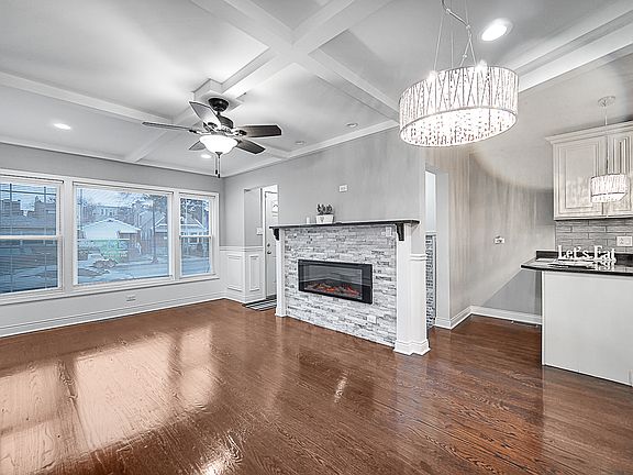 4th image of 7826 S Damen Ave