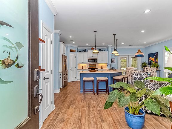4th image of 40 Big Oak Pl.