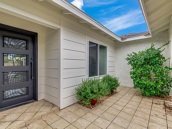 3rd image of 4902 E Windrose Dr