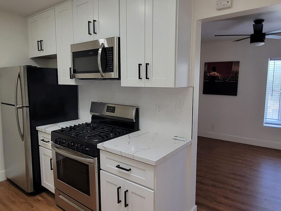 Kitchen & Living Room. New Appliances