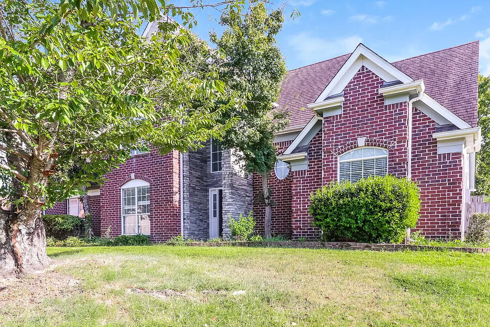 3 bed, 2.5 bath, 2247 sqft, $2,240 — Photo 4