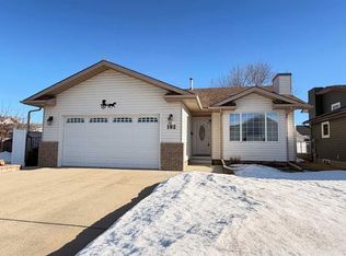 182 W Donnelly Cres, Red Deer, AB T4R2L6