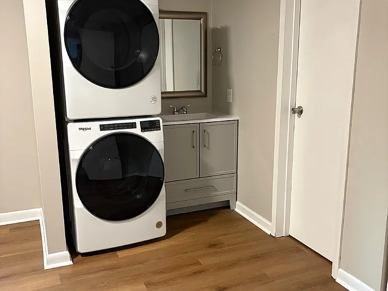 105 Ppoole St #201 — Photo 5