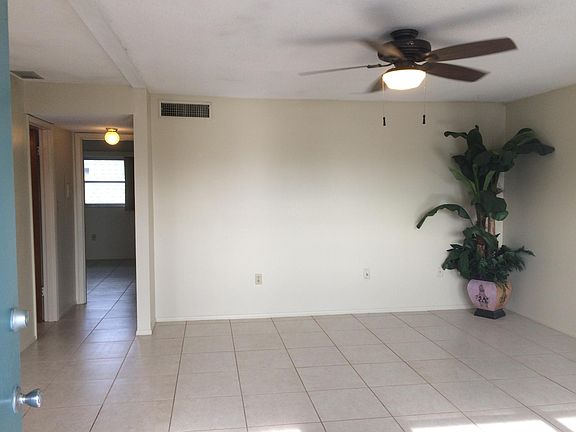 Entrance view from front door