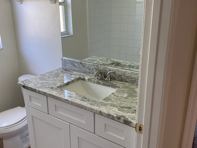 2409 Clareside Dr — Photo 10