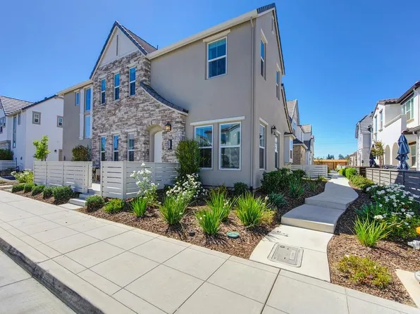 3298 Ronald Reagan Way, Sacramento, CA 95818