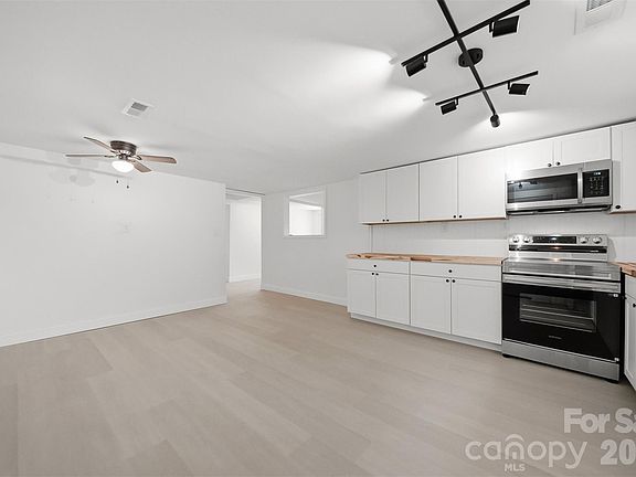 3rd image of 218 33rd St SW