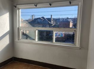 915 Main St E, Hamilton, ON L8M1M6