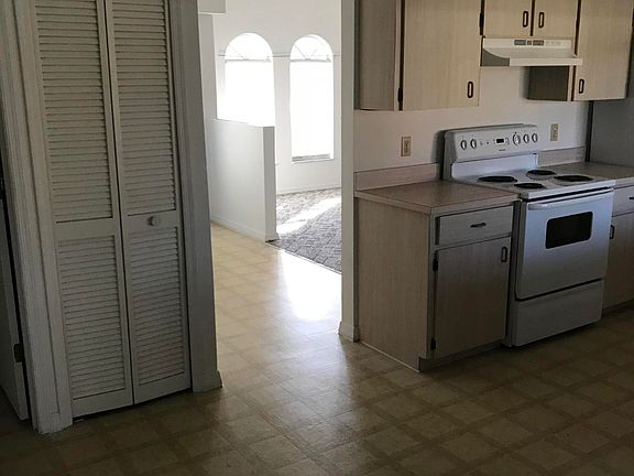 3rd image of 3602 Egret Dr #0