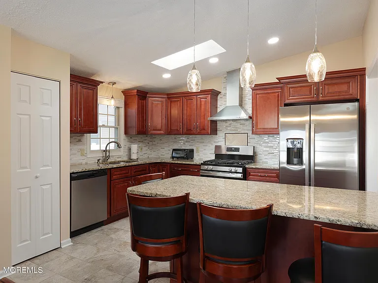 16 Pine Tree Ln — Photo 8