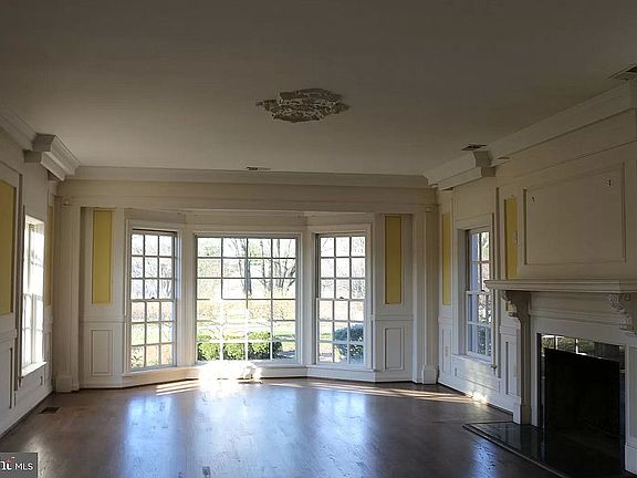 5th image of 1001 Murphy Dr