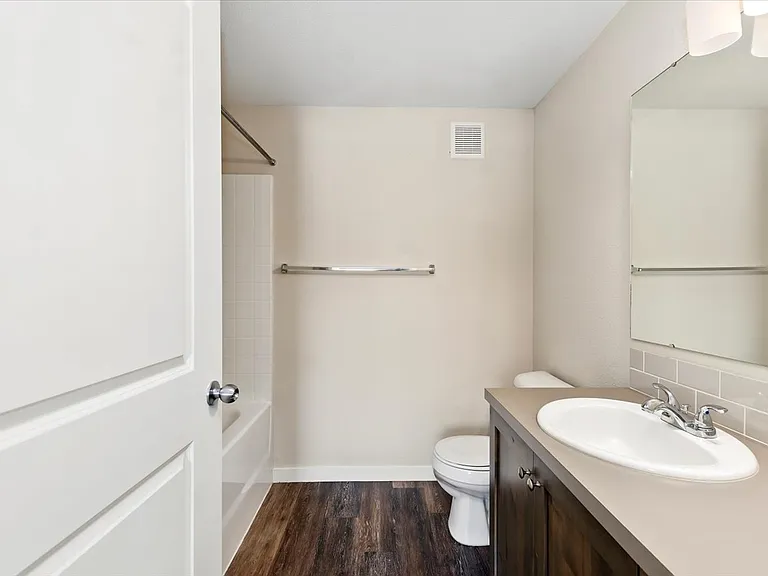 Owyhee Park Apartments — Photo 28