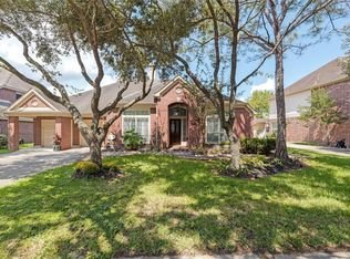 2913 Autumn Creek Dr, Friendswood, TX 77546