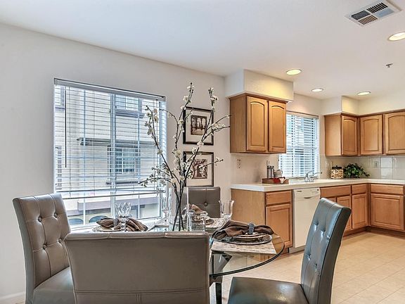 4th image of 3262 Sangiovese Pl