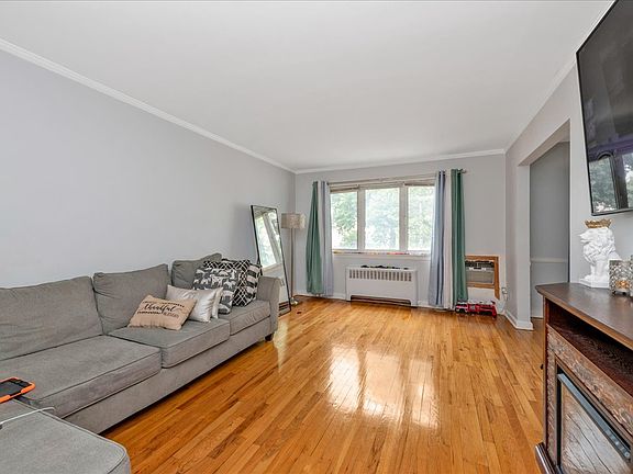 3rd image of 160-62 21st Ave Floor 3