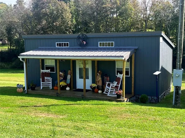 704 Jefferson Rd, Waynesburg, PA 15370