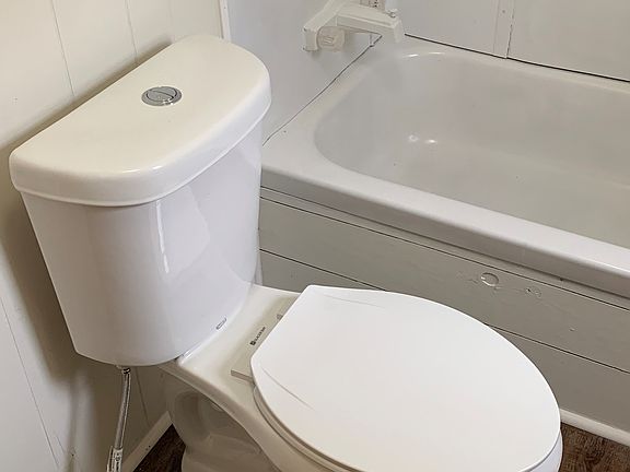 5th image of 8451 Old Kings Rd