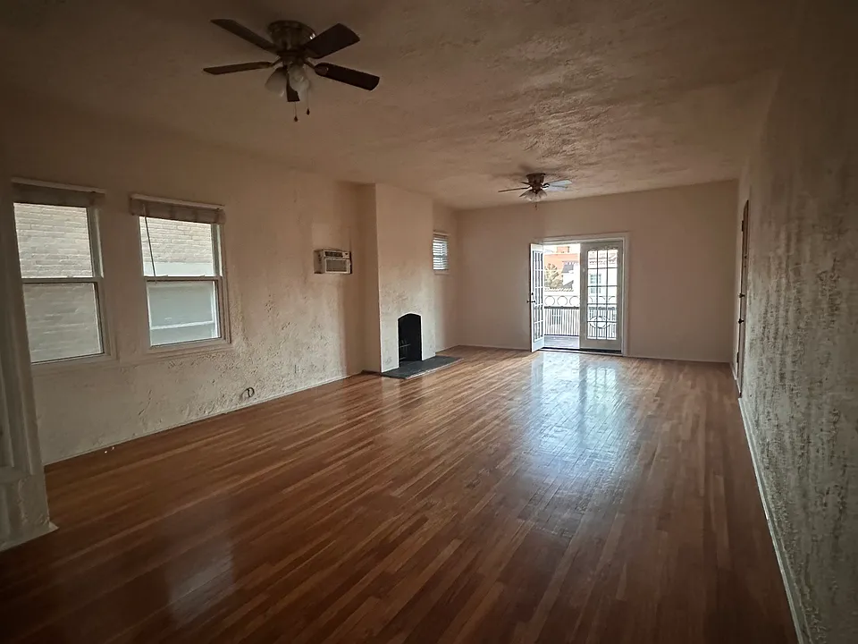 1209 N Oregon St #2