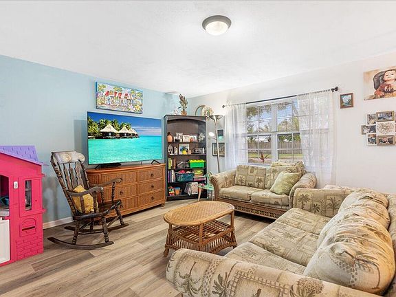 3rd image of 1326 41st Avenue