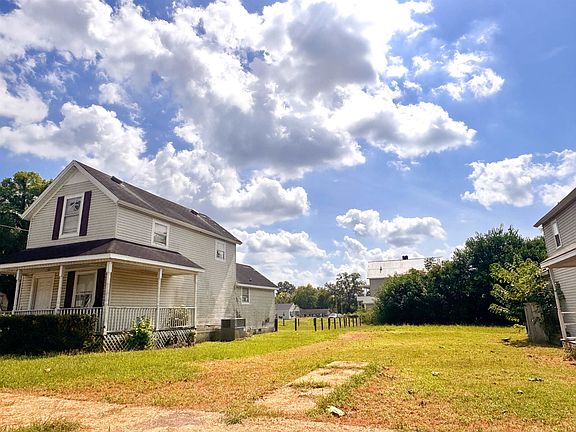 5th image of 701 Sweetwater Ave