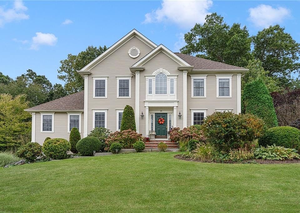 1st image of 25 Millers Brook Dr