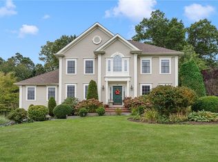 25 Millers Brook Dr, Cumberland, RI 02864