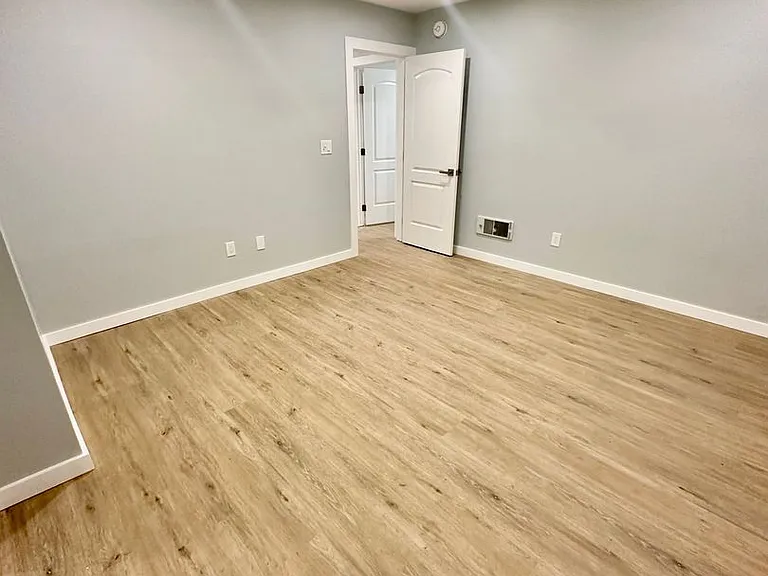 215 Euclid Avenue — Photo 24