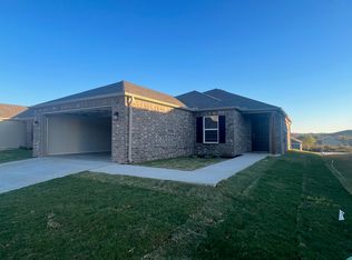 831 E Fairlane St, Fayetteville, AR 72701