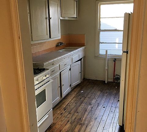 3rd image of 3906 Richfield Ave