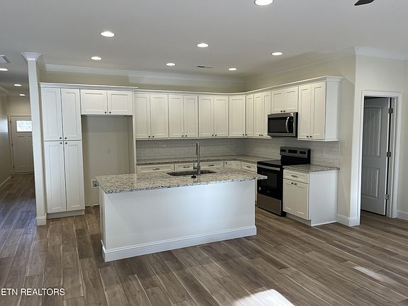 2nd image of 1414 Summer Meadow Dr