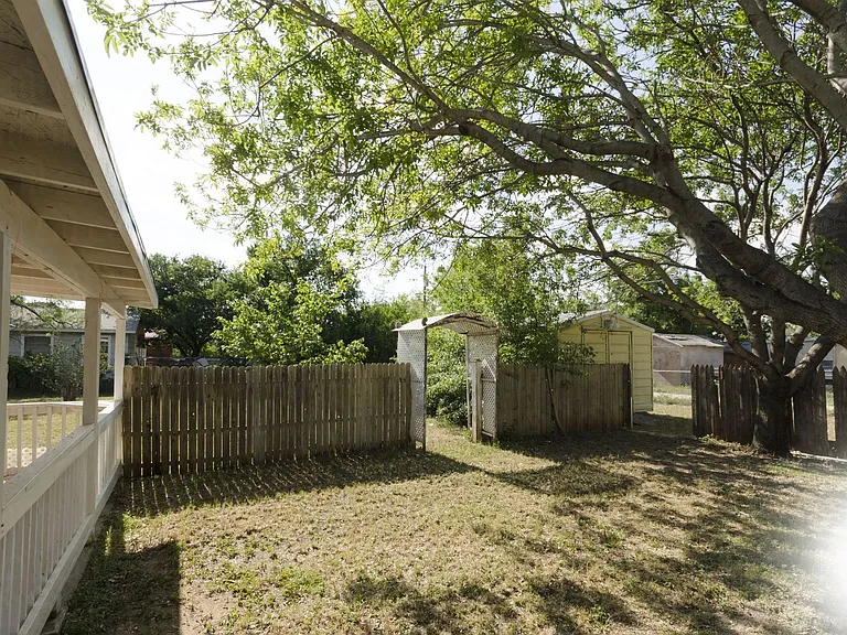 4422 Bowie St — Photo 13