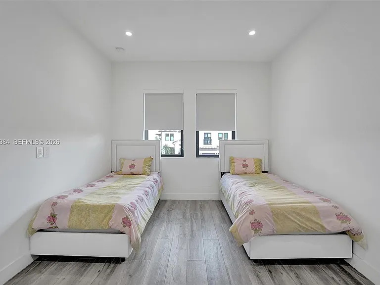 5742 Brookfield Cir E — Photo 17