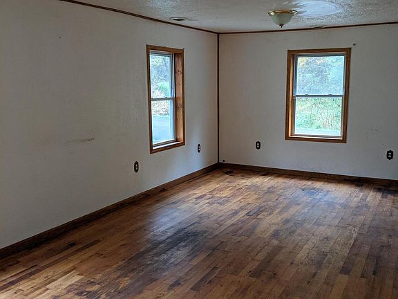 3rd image of 307 Palmer St
