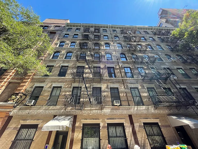 316 Mott St #C — Photo 7