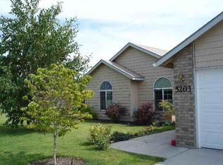 5203 W Crane Dr, West Richland, WA