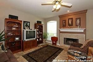4th image of 28923 Chartwell Ln