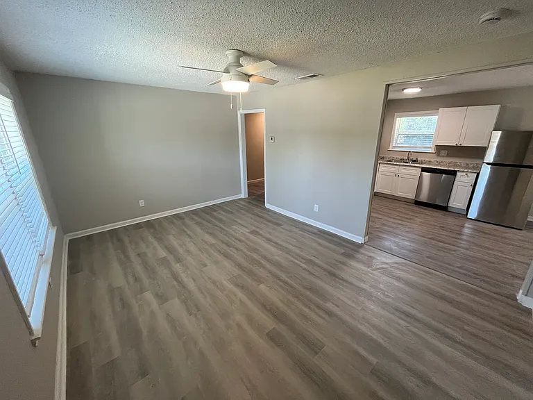 12904 Mitchell Dr — Photo 4