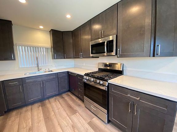 5th image of 425 Charles St #1/2