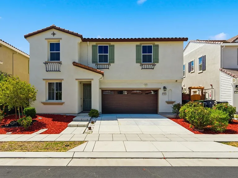 510 E Albertina Ave — Photo 3