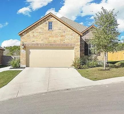 3 bed, 1678 sqft, $2,050 — Photo 2