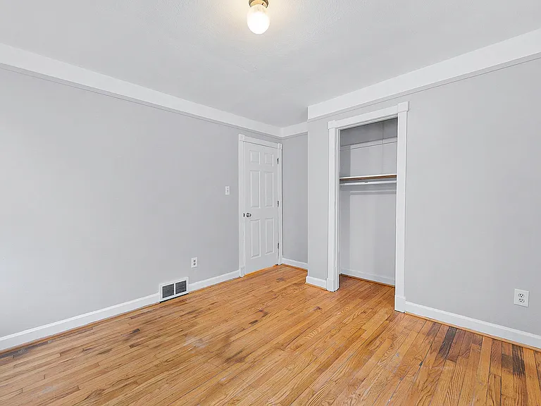 15860 Lexington St — Photo 17