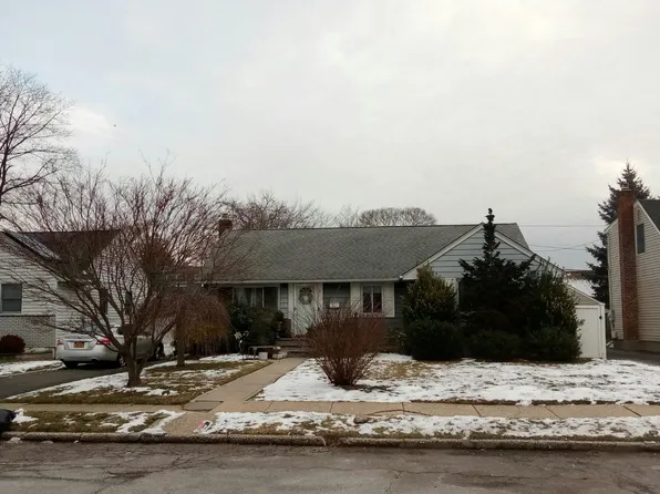 1021 Barrie Ave, Wantagh, NY 11793